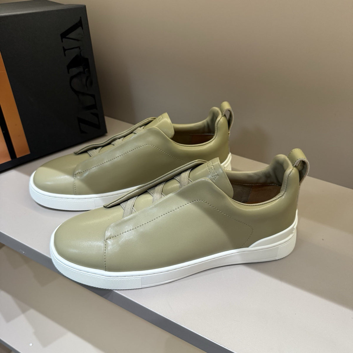 Men's Low-Top Leather Slip-On Loafers