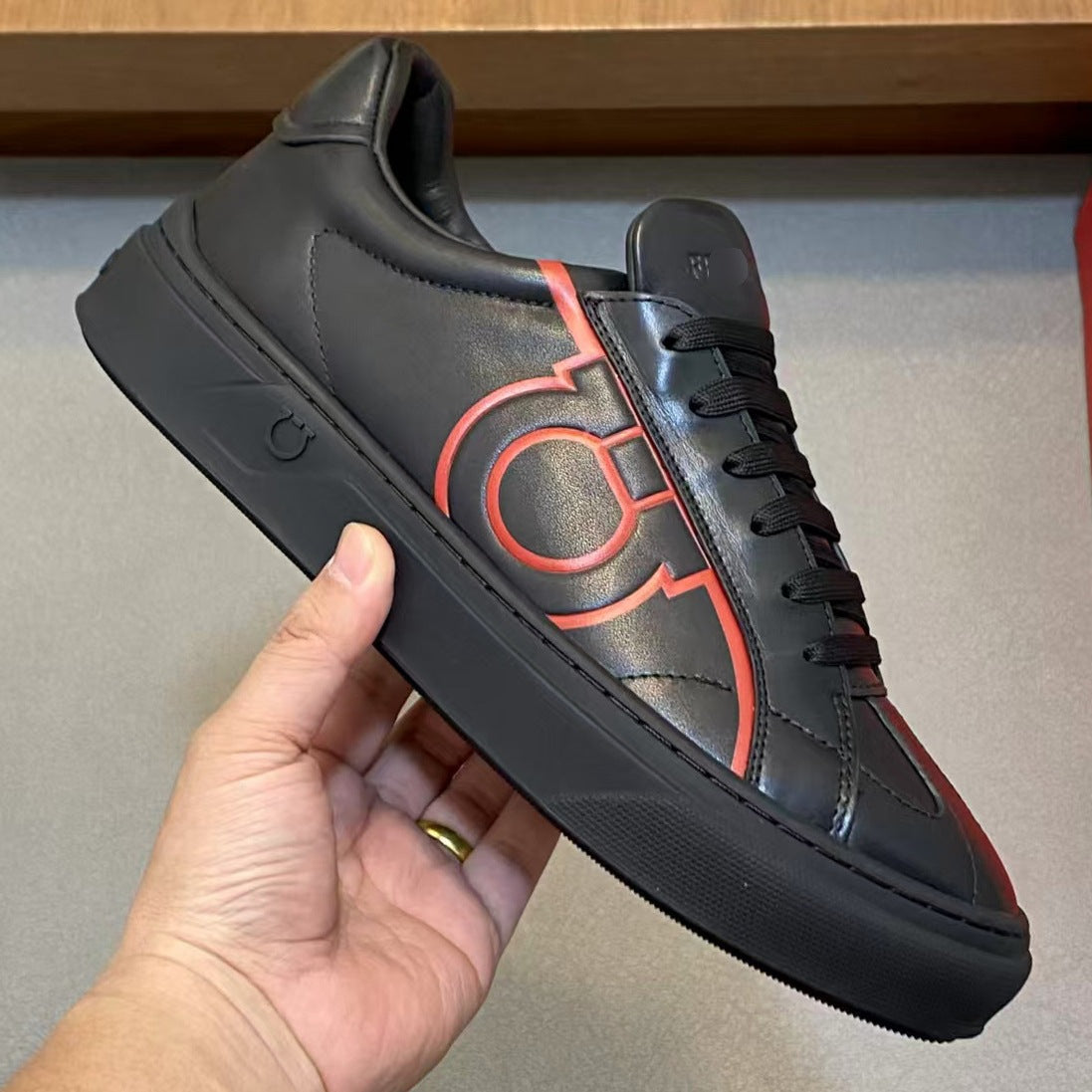 Men's Round-Toe Embossed Platform Sneakers