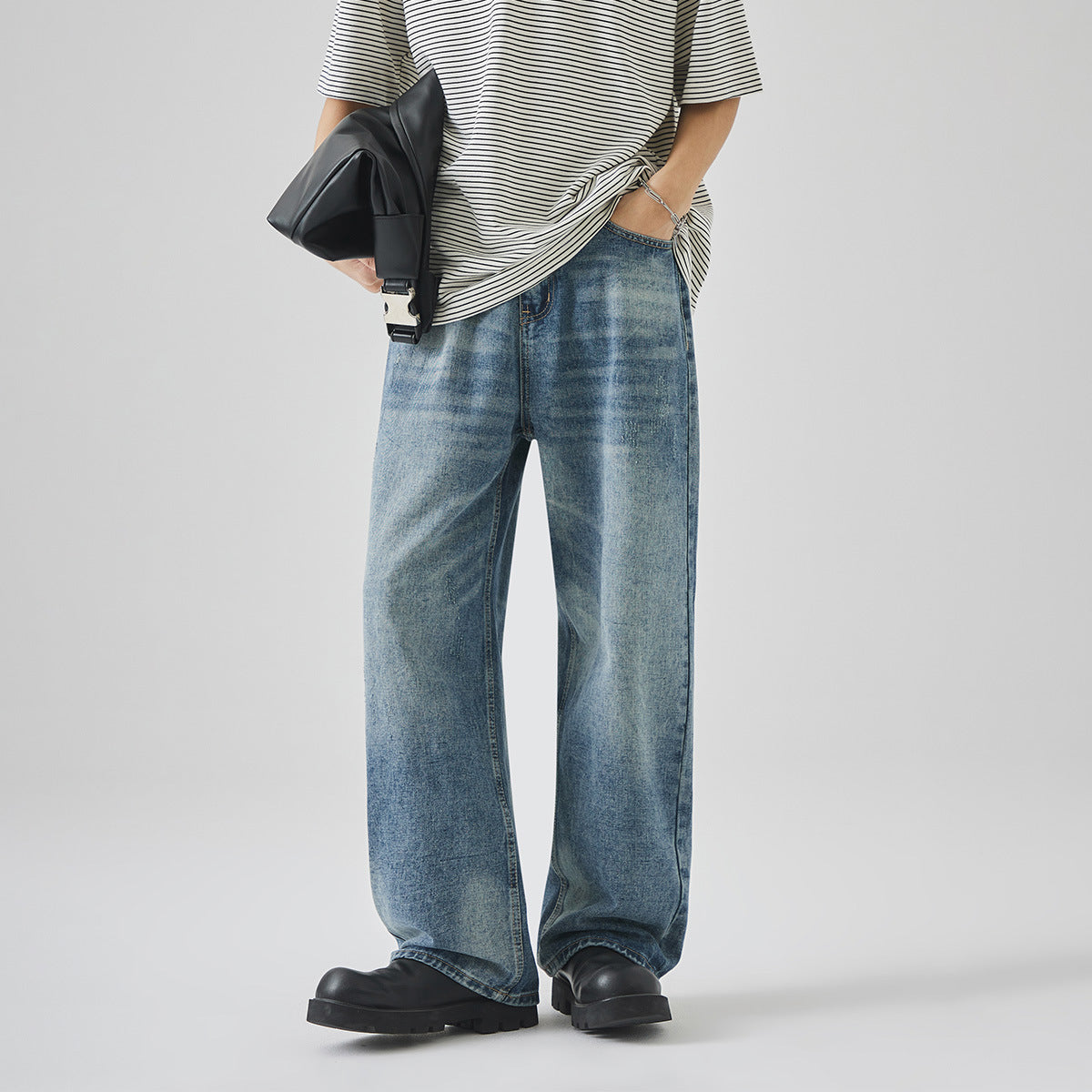 Men's Distressed Straight-Leg Jeans F139
