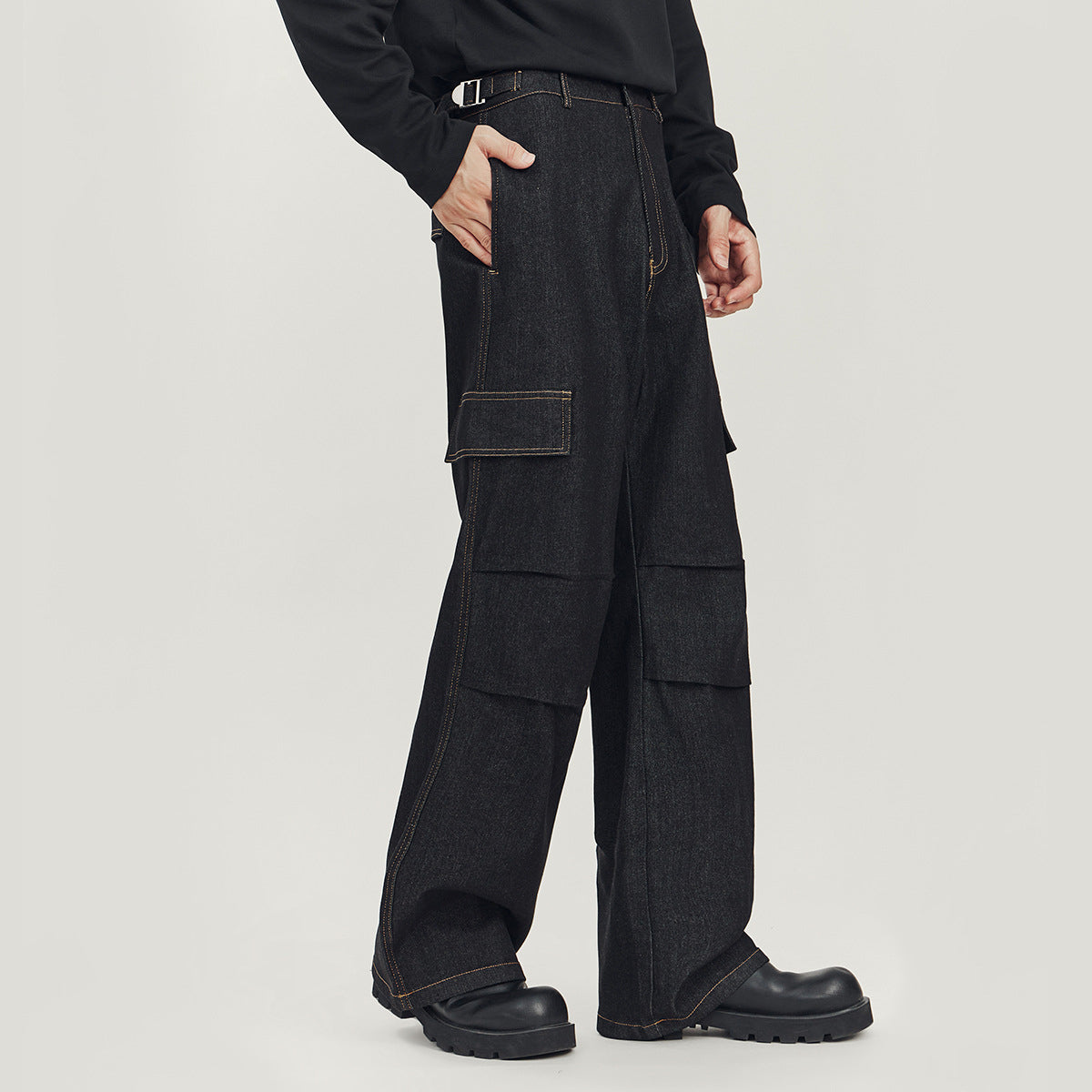 Men's Loose Straight-Leg Cargo Jeans