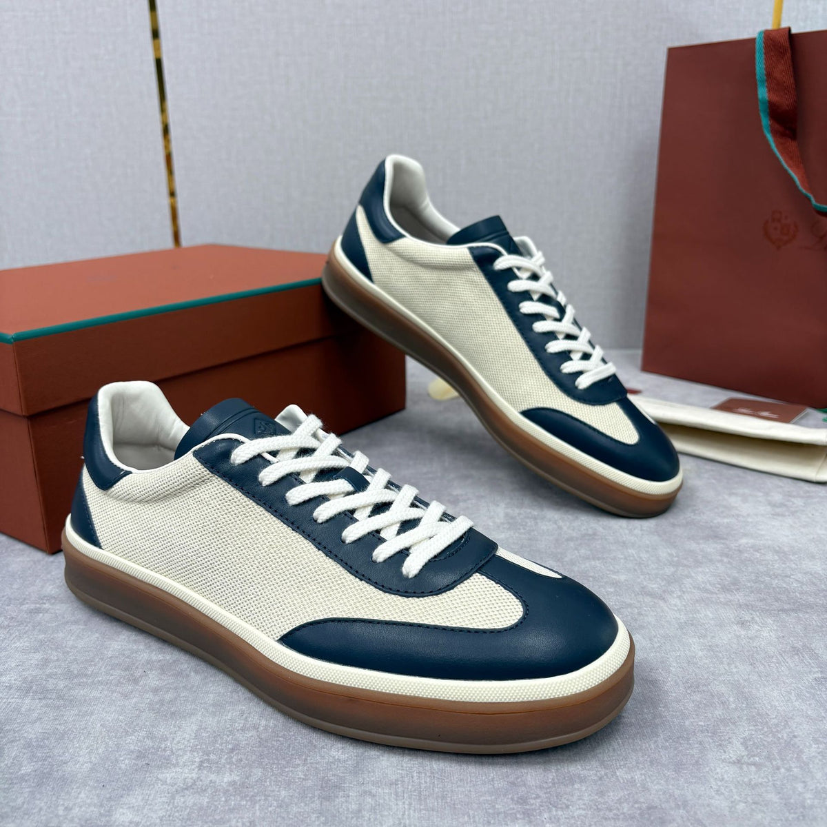 Men's Leather Low-Top Casual Sneakers