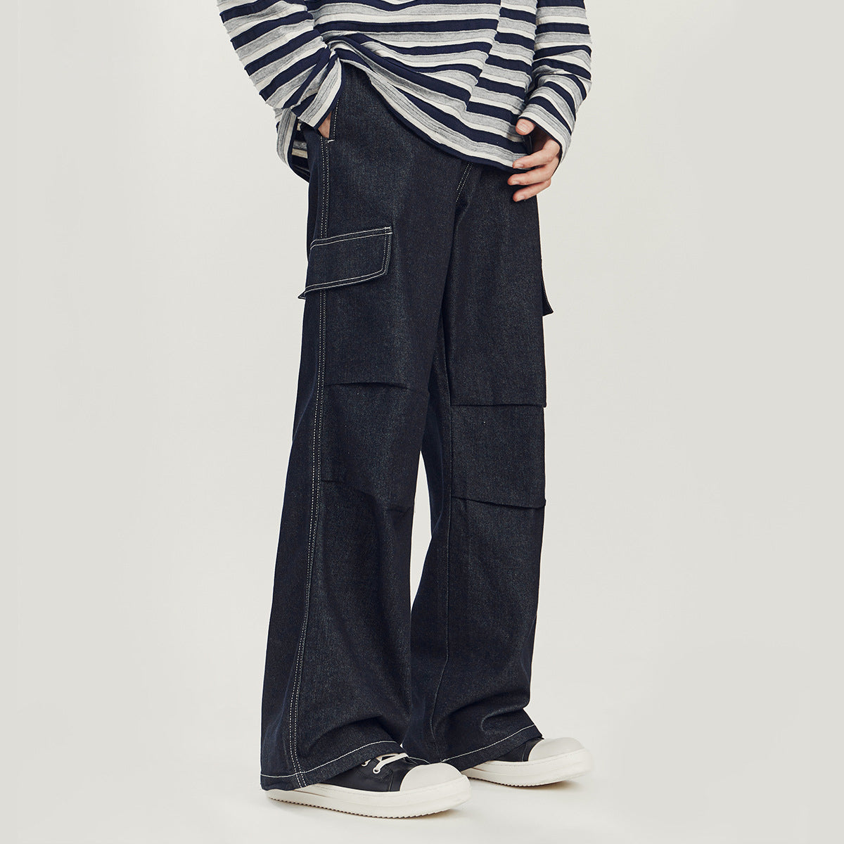 Men's Loose Straight-Leg Cargo Jeans