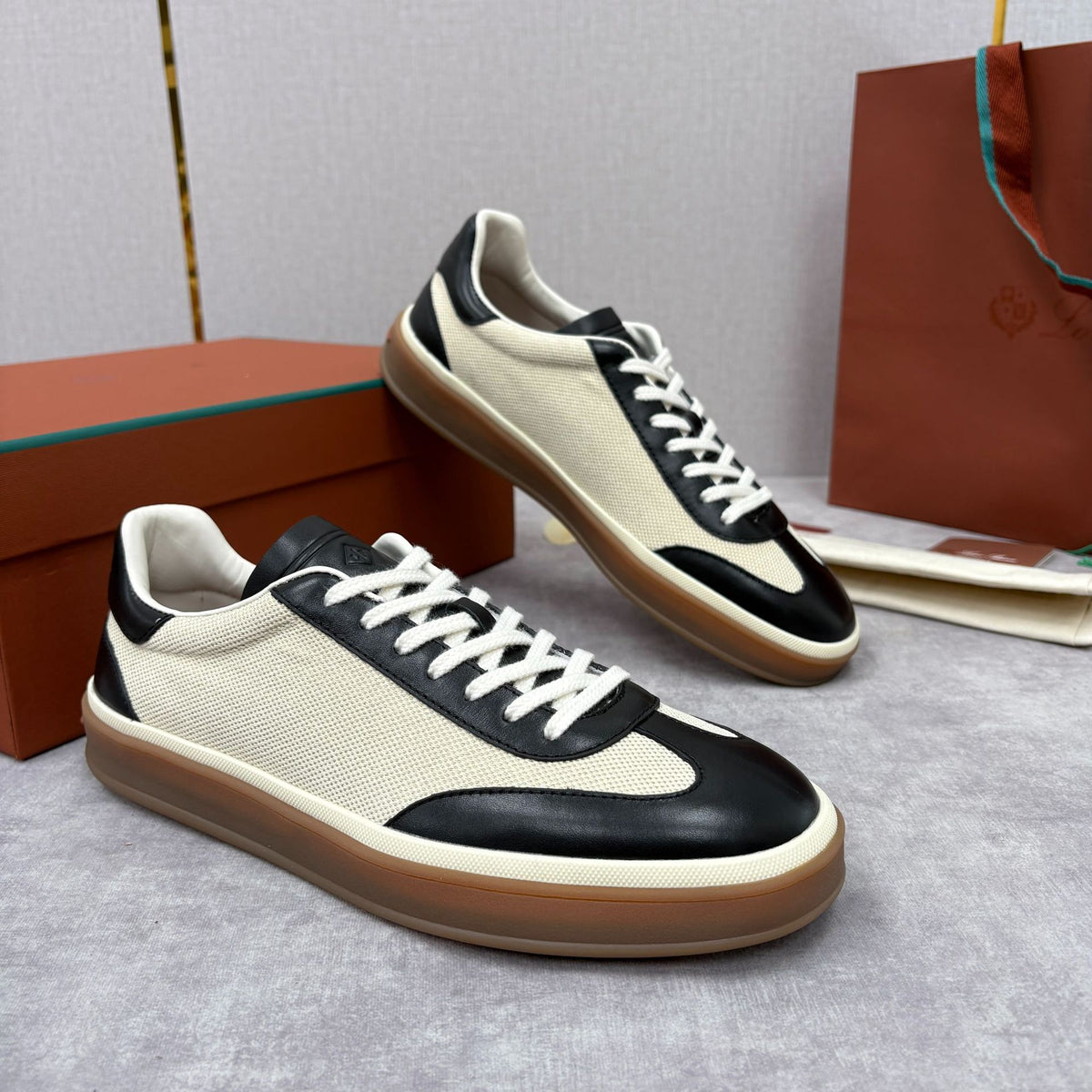 Men's Leather Low-Top Casual Sneakers