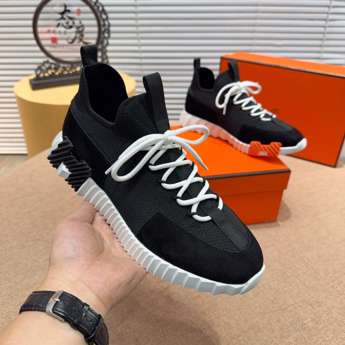 Men's Breathable Mesh Lace-Up Sneakers