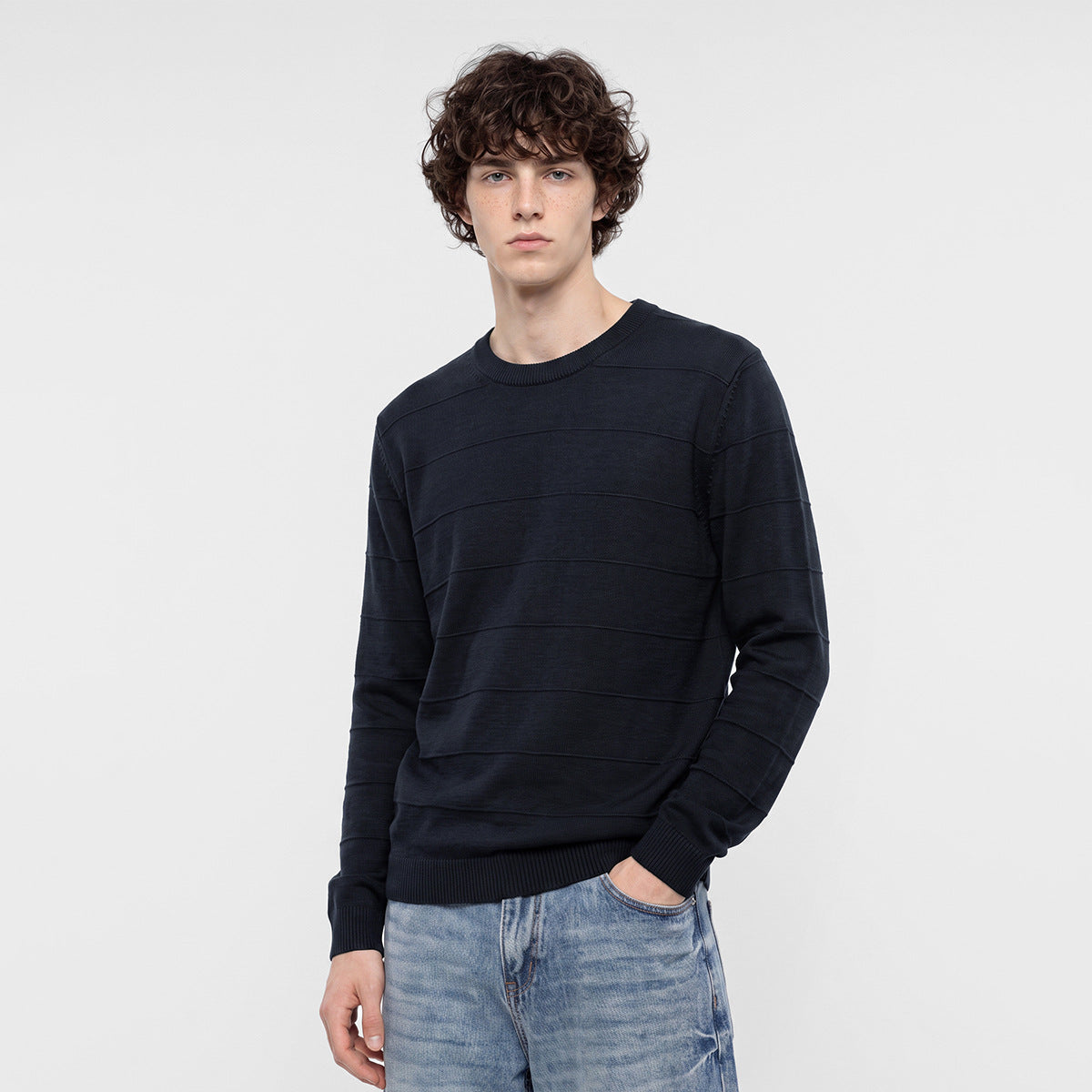 Men's Loose Round-Neck Textured Stripe Knit Sweater