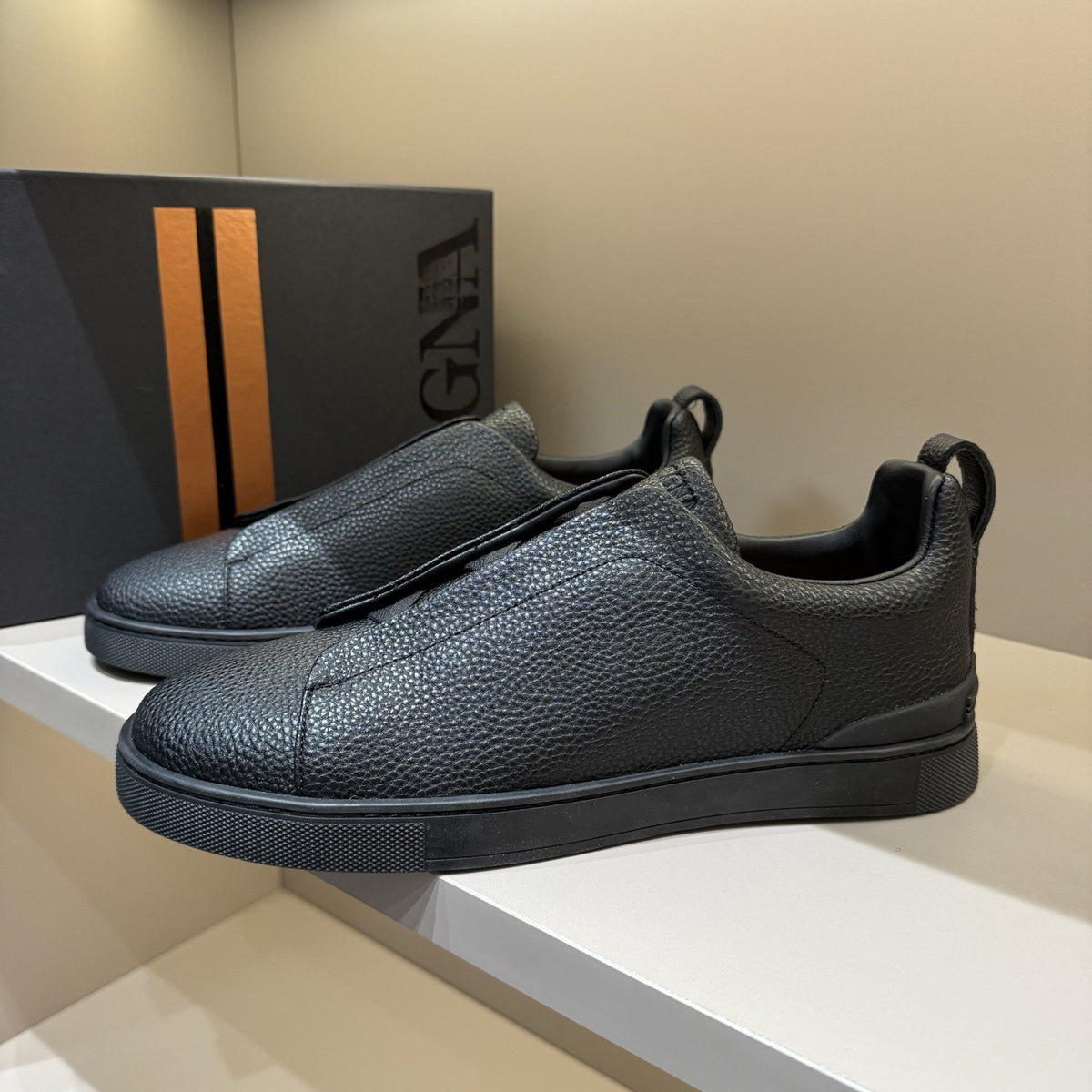 Men's Low-Top Leather Slip-On Loafers