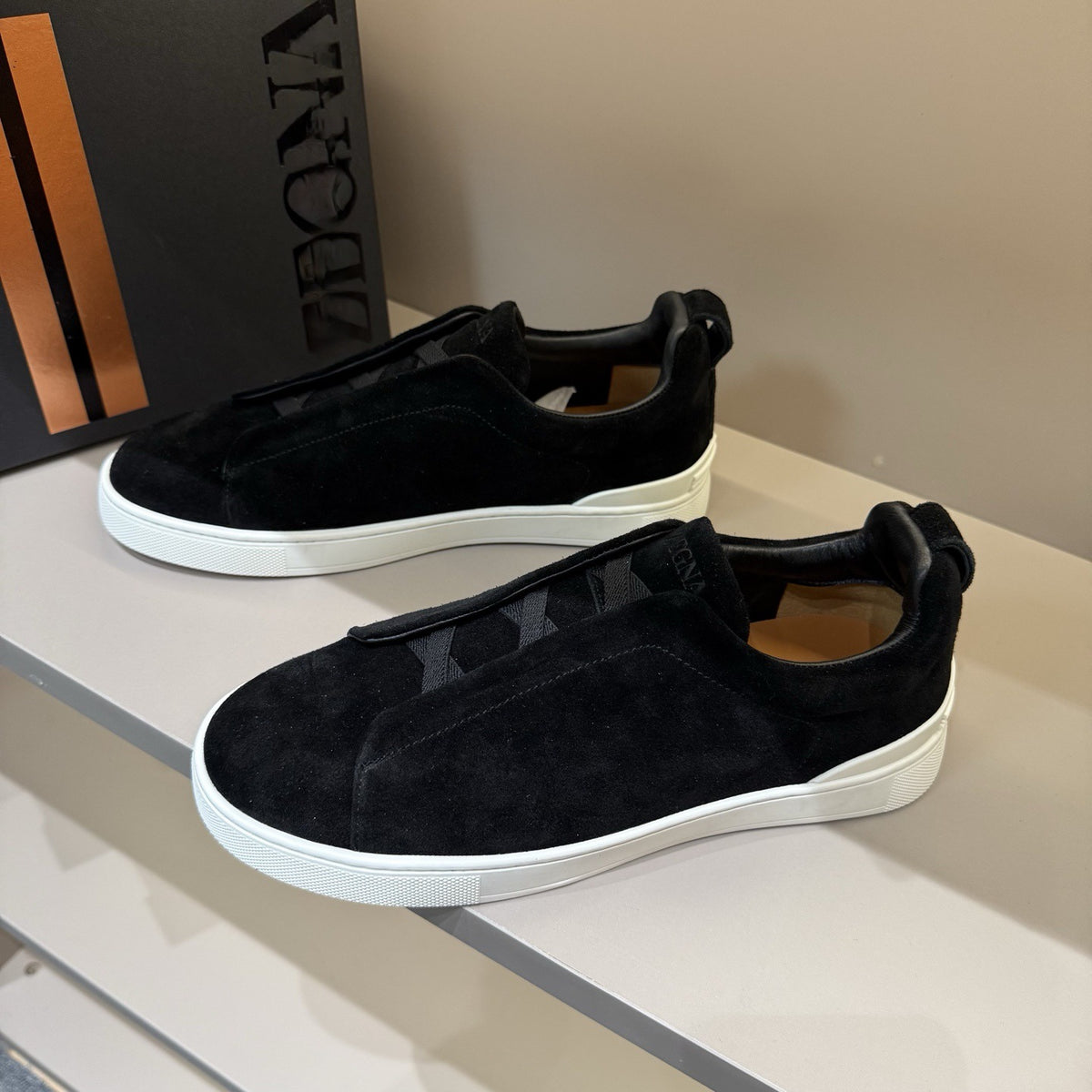 Men's Low-Top Leather Slip-On Loafers