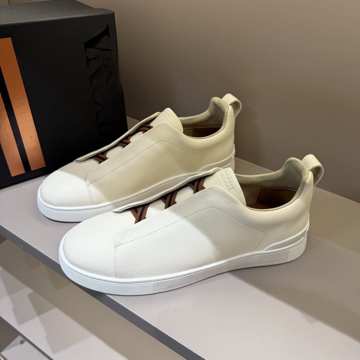Men's Low-Top Leather Slip-On Loafers