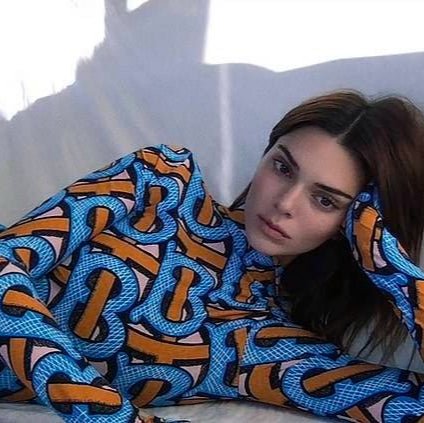 Kendall Jenner X Burberry : Surf Session