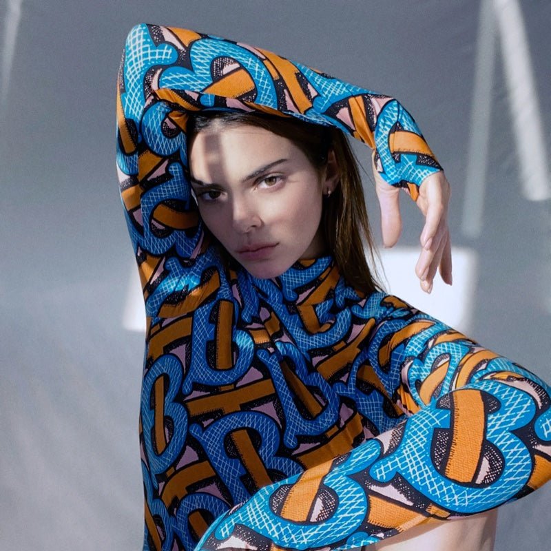 Kendall Jenner X Burberry : Surf Session
