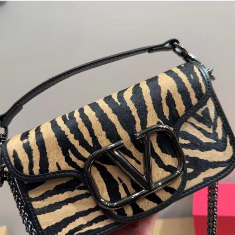 Valentino chain hand