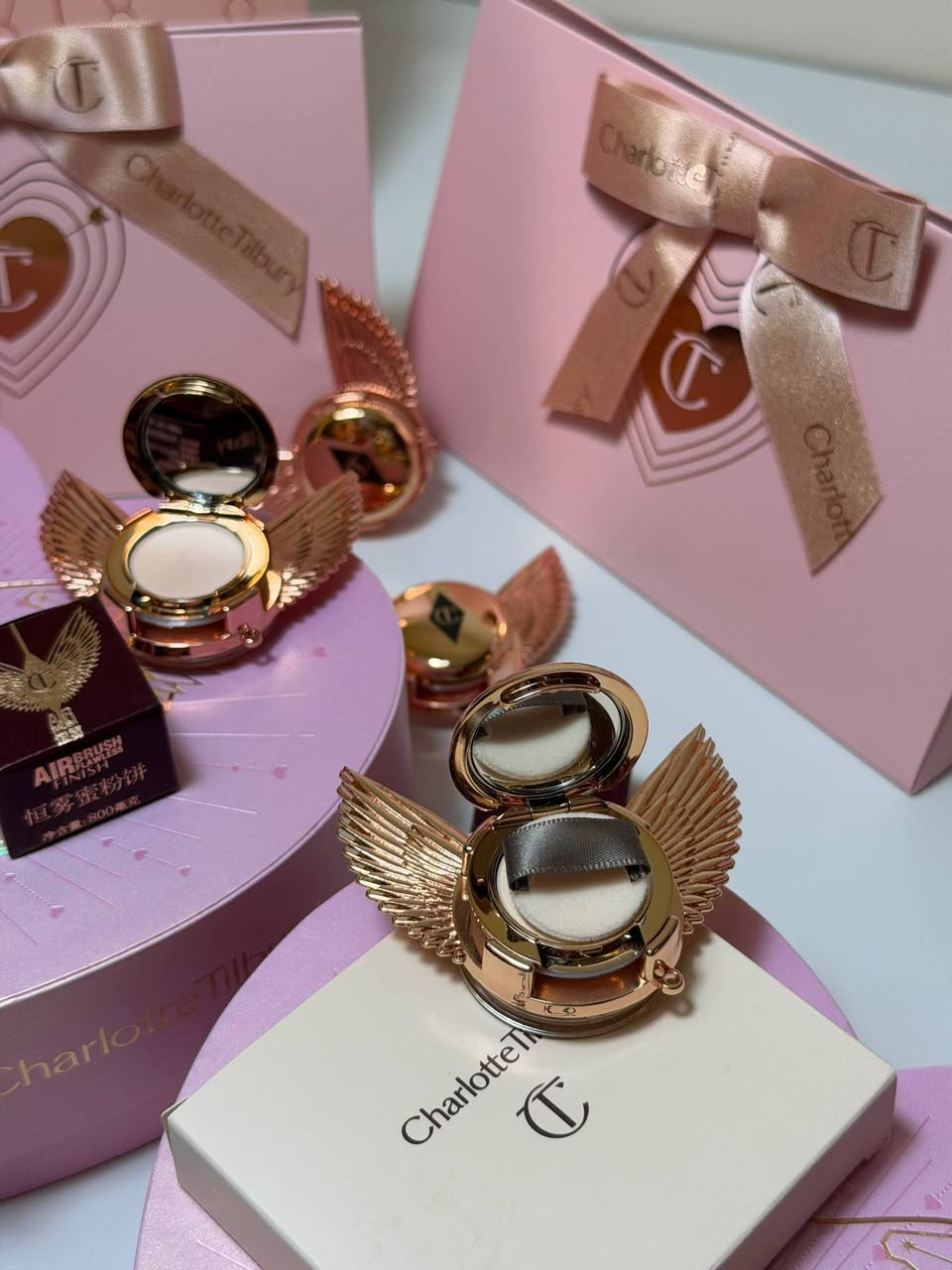 Charlotte Tilbury Winged Micro Powder Compact in Fair with Phone Socket (GWP)