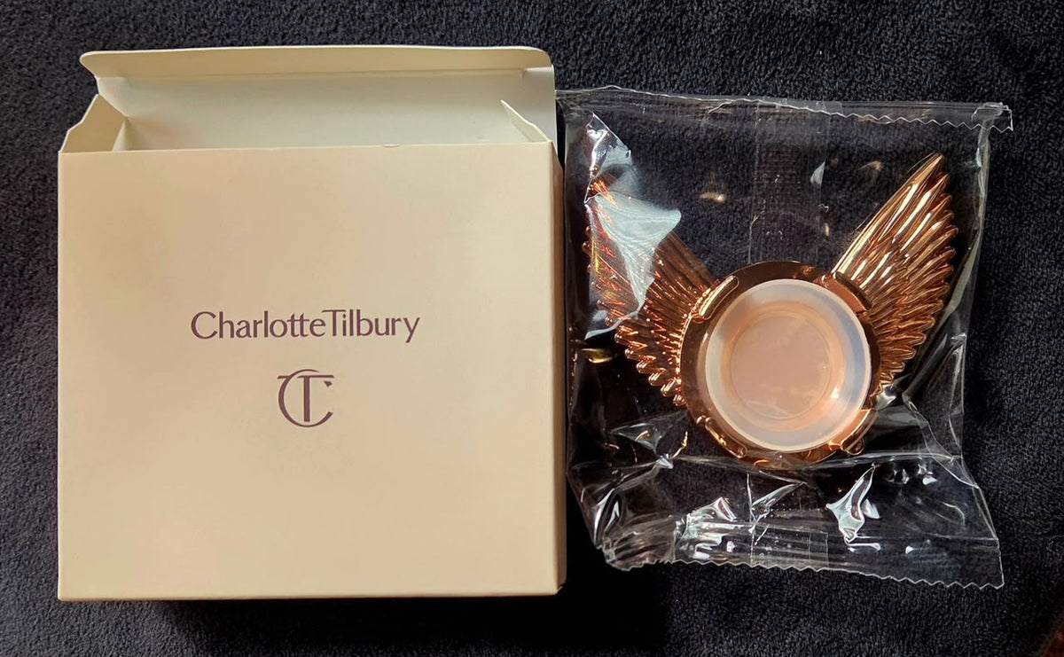 Charlotte Tilbury Winged Micro Powder Compact in Fair with Phone Socket (GWP)